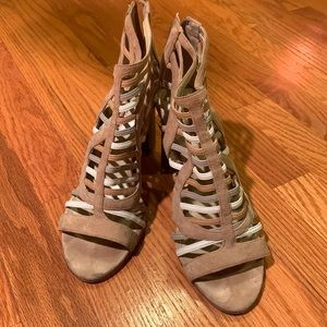 Via Spiga size 7.5 strappy stacked sandals